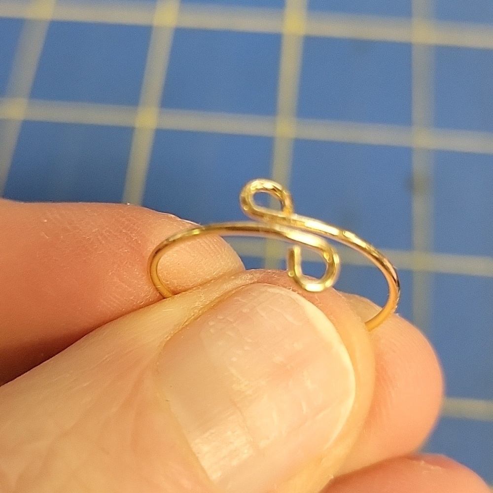 Gold Tone Wire Loop Size 6